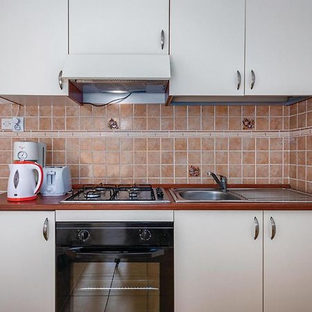 Amazing Apartment In Rovinj With Wifi Luaran gambar