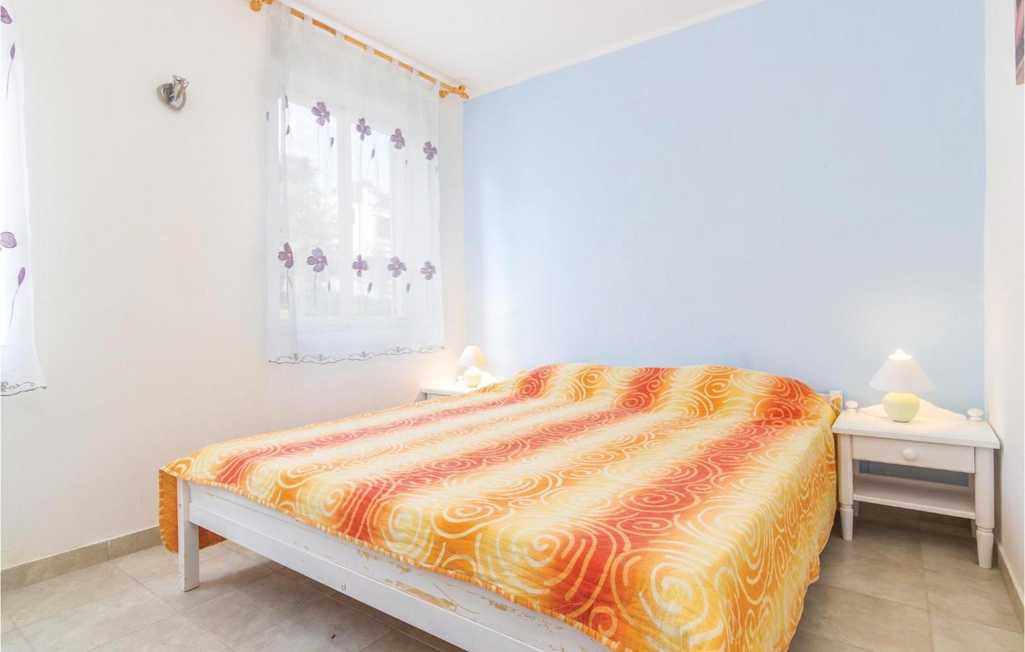 Amazing Apartment In Rovinj With Wifi Luaran gambar