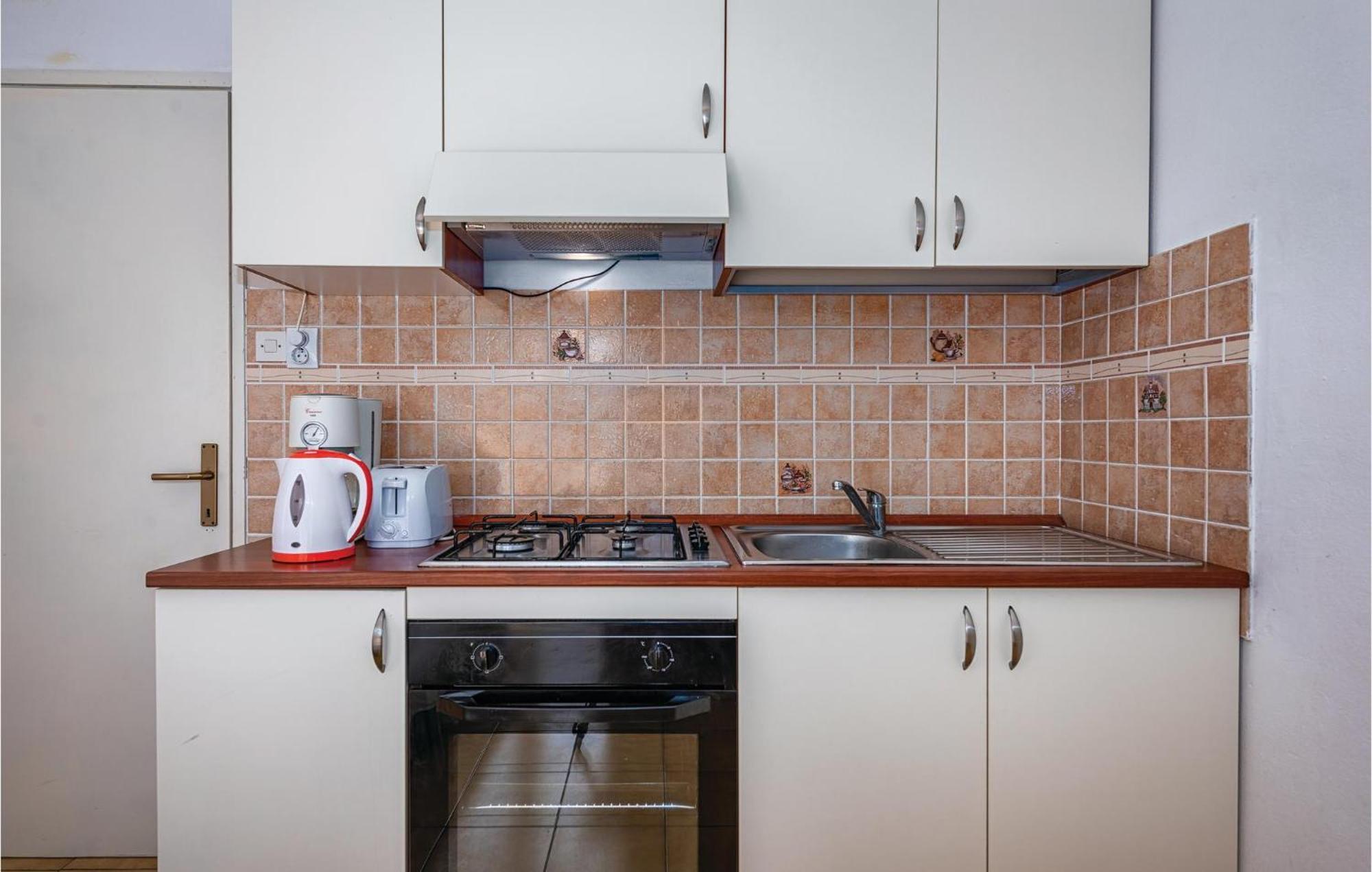 Amazing Apartment In Rovinj With Wifi Luaran gambar