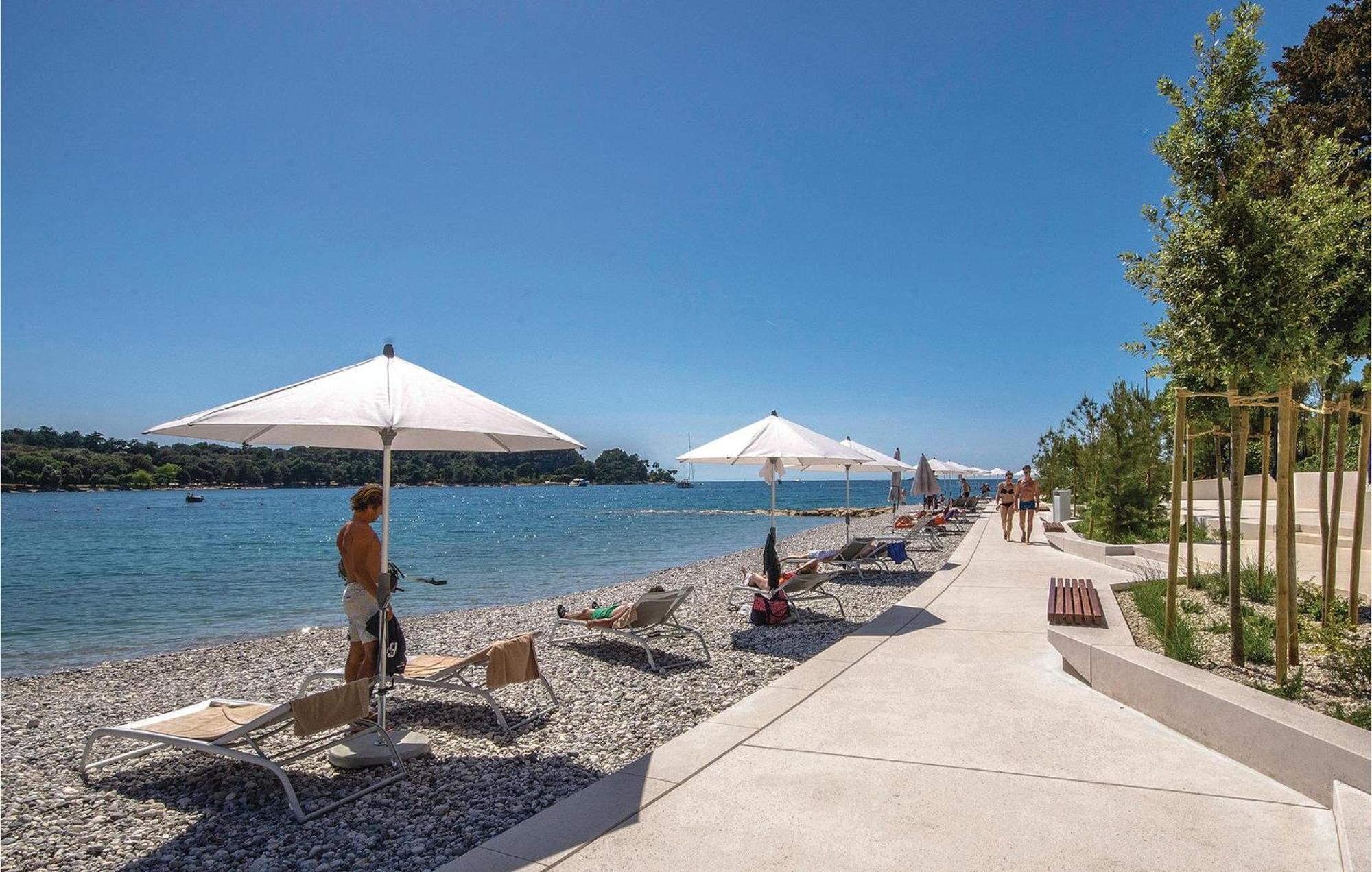 Amazing Apartment In Rovinj With Wifi Luaran gambar