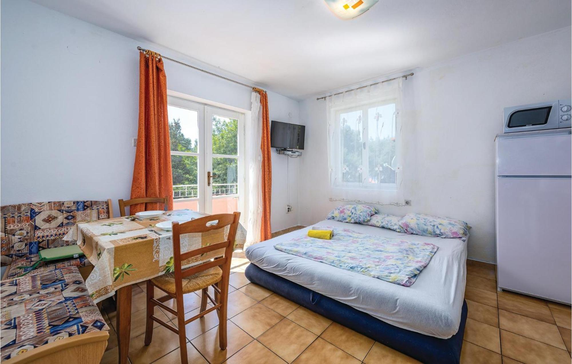 Amazing Apartment In Rovinj With Wifi Luaran gambar