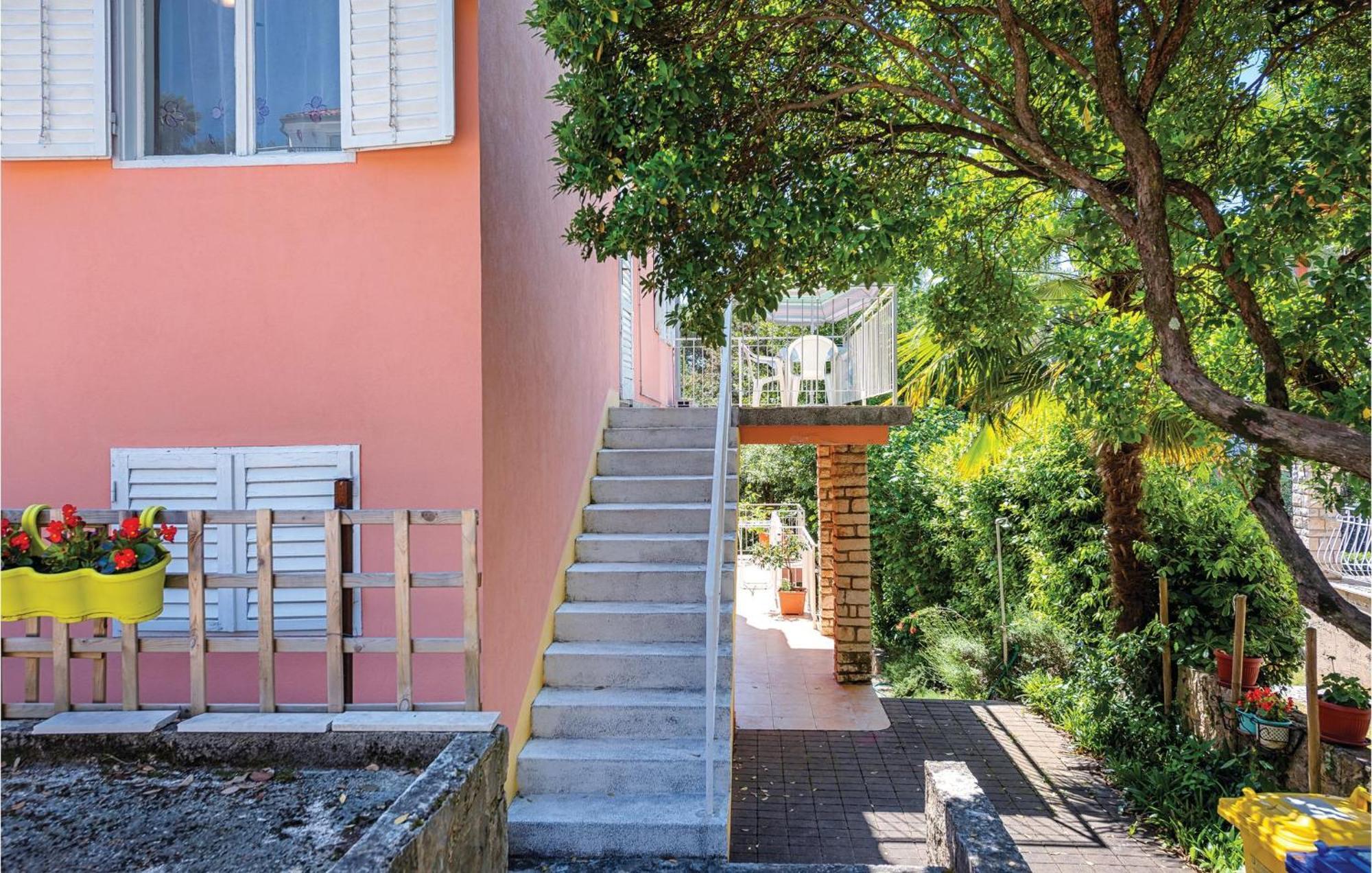 Amazing Apartment In Rovinj With Wifi Luaran gambar