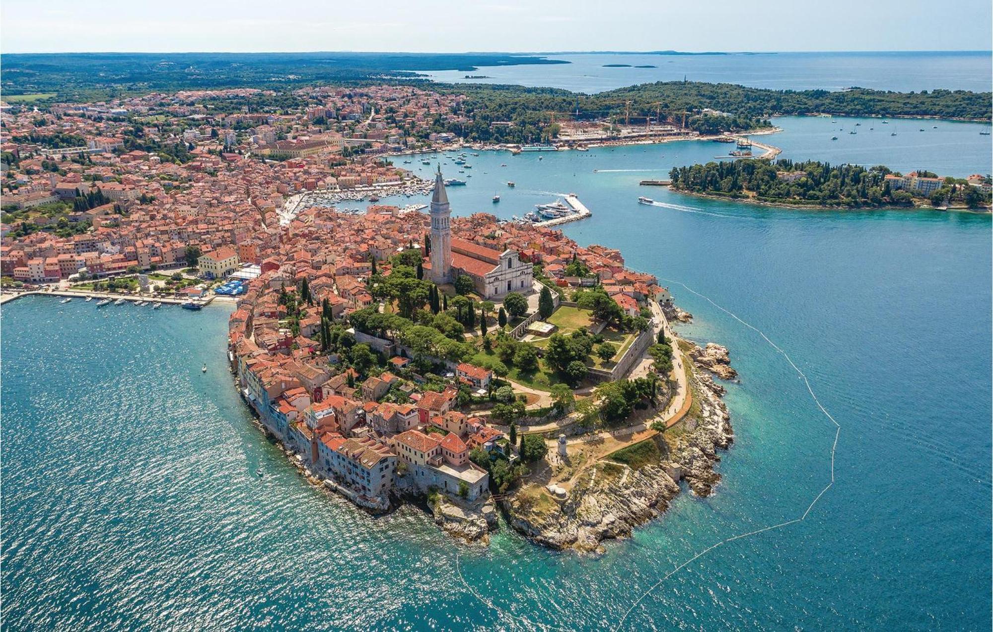 Amazing Apartment In Rovinj With Wifi Luaran gambar