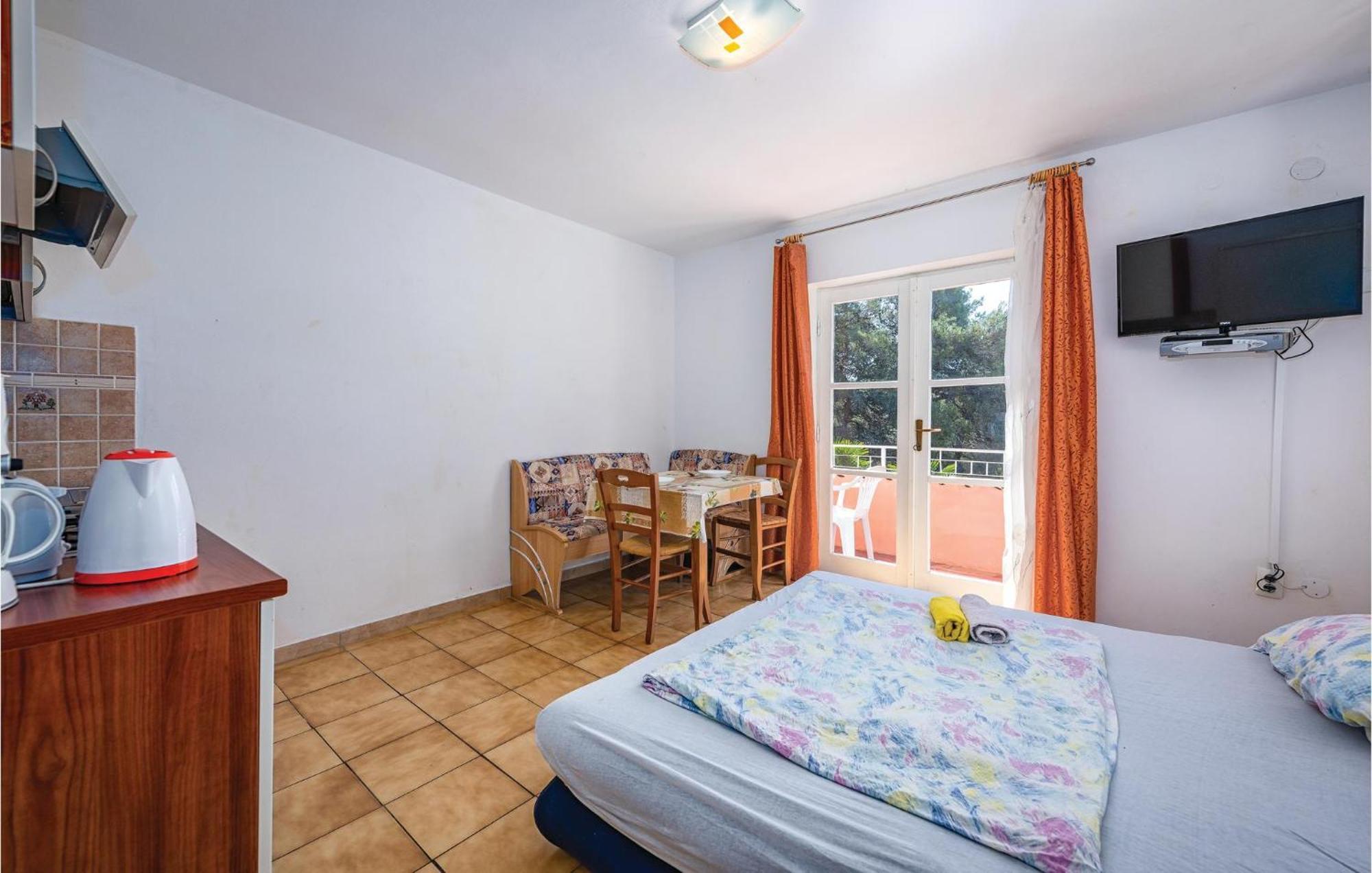 Amazing Apartment In Rovinj With Wifi Luaran gambar