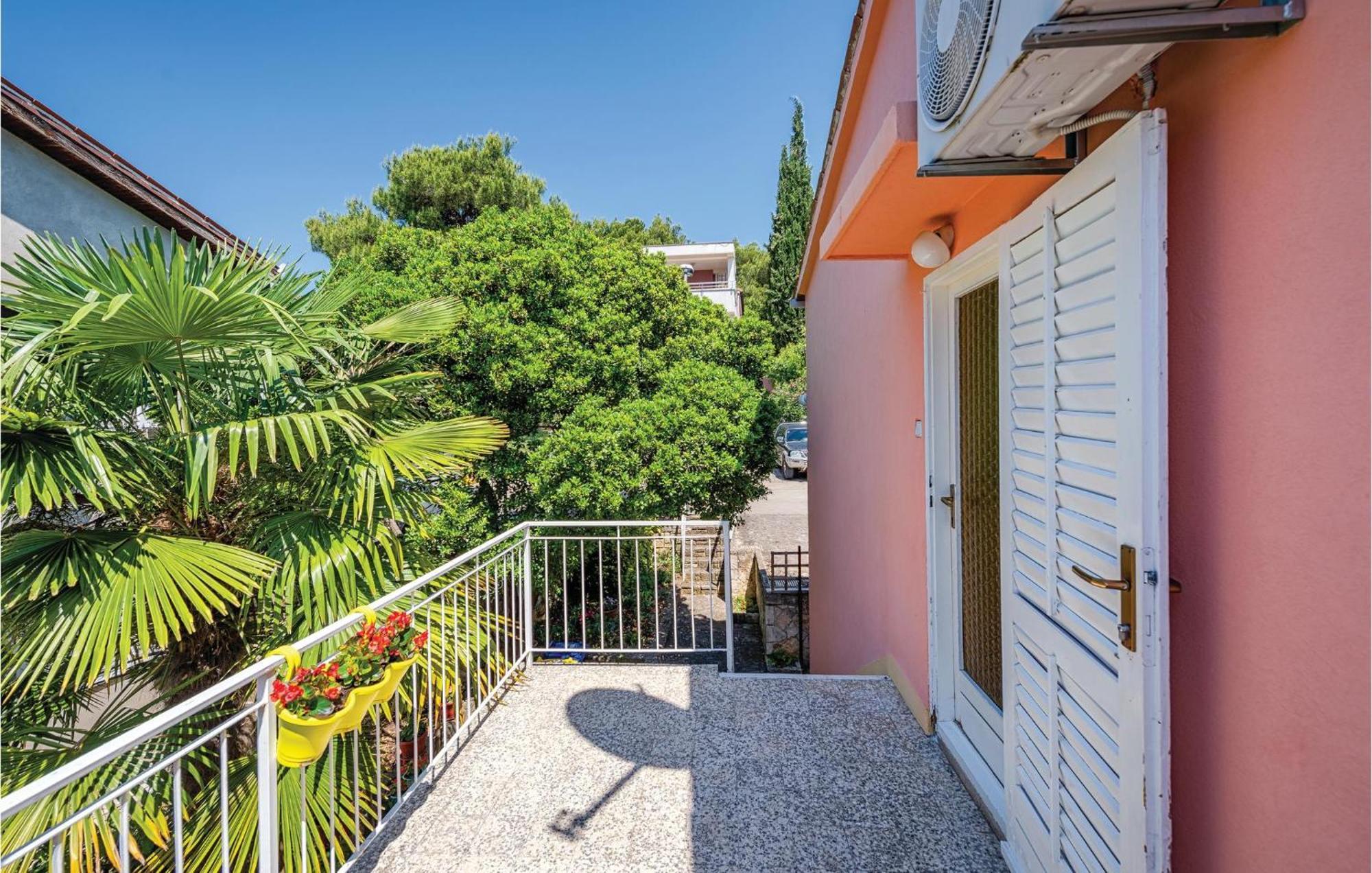 Amazing Apartment In Rovinj With Wifi Luaran gambar