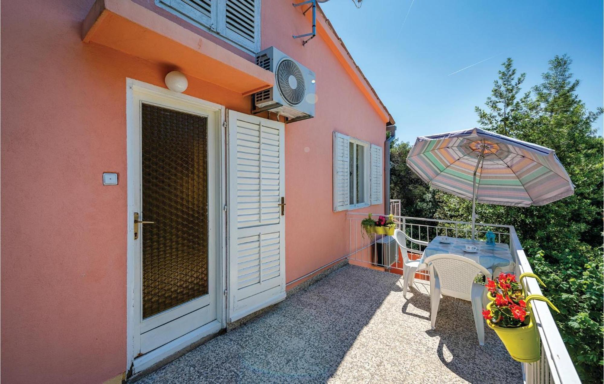 Amazing Apartment In Rovinj With Wifi Luaran gambar