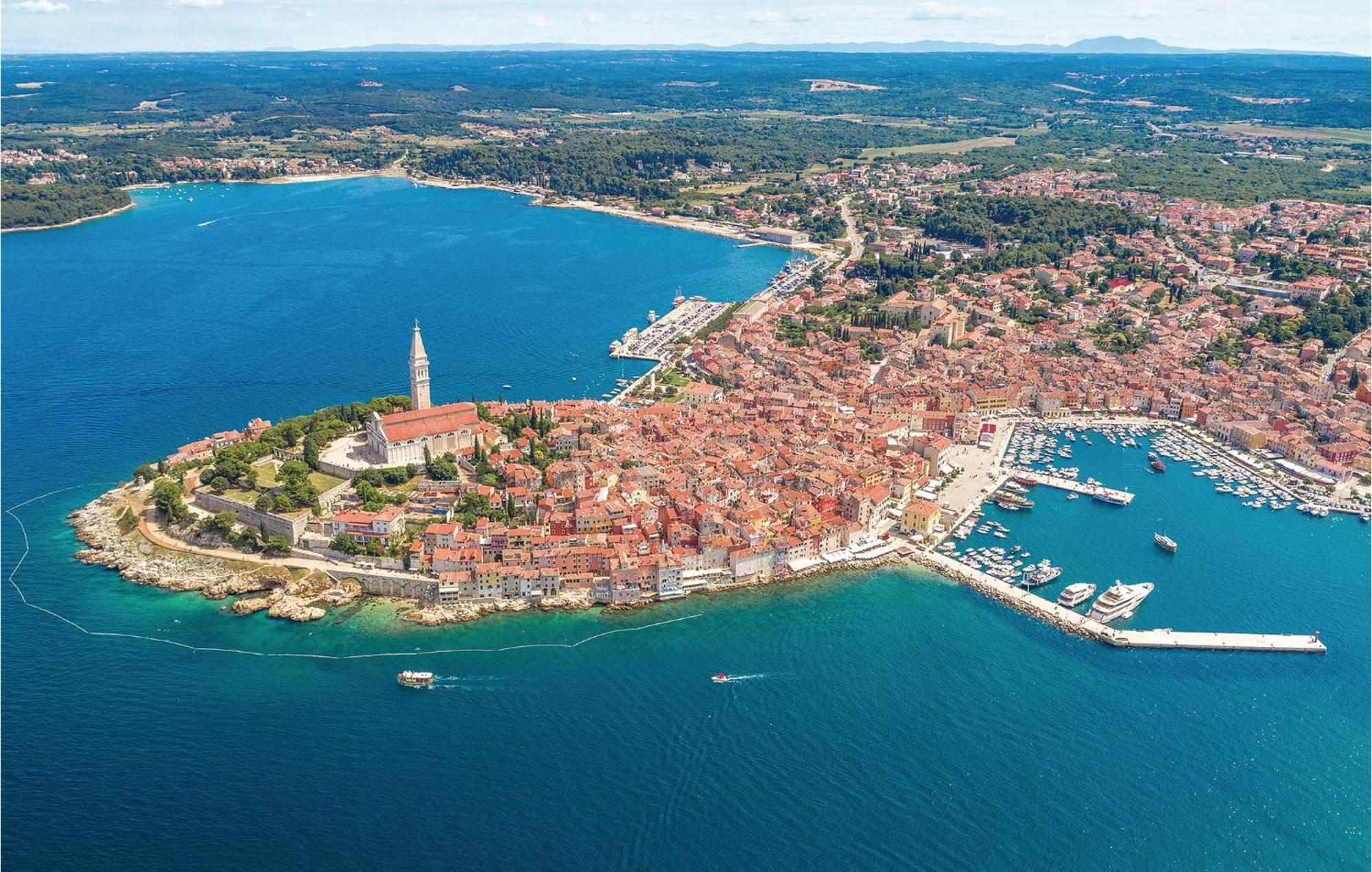 Amazing Apartment In Rovinj With Wifi Luaran gambar