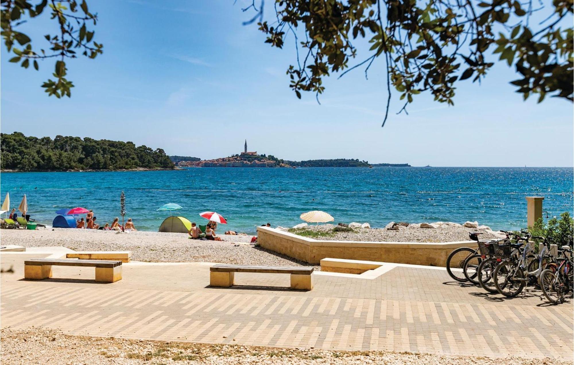 Amazing Apartment In Rovinj With Wifi Luaran gambar