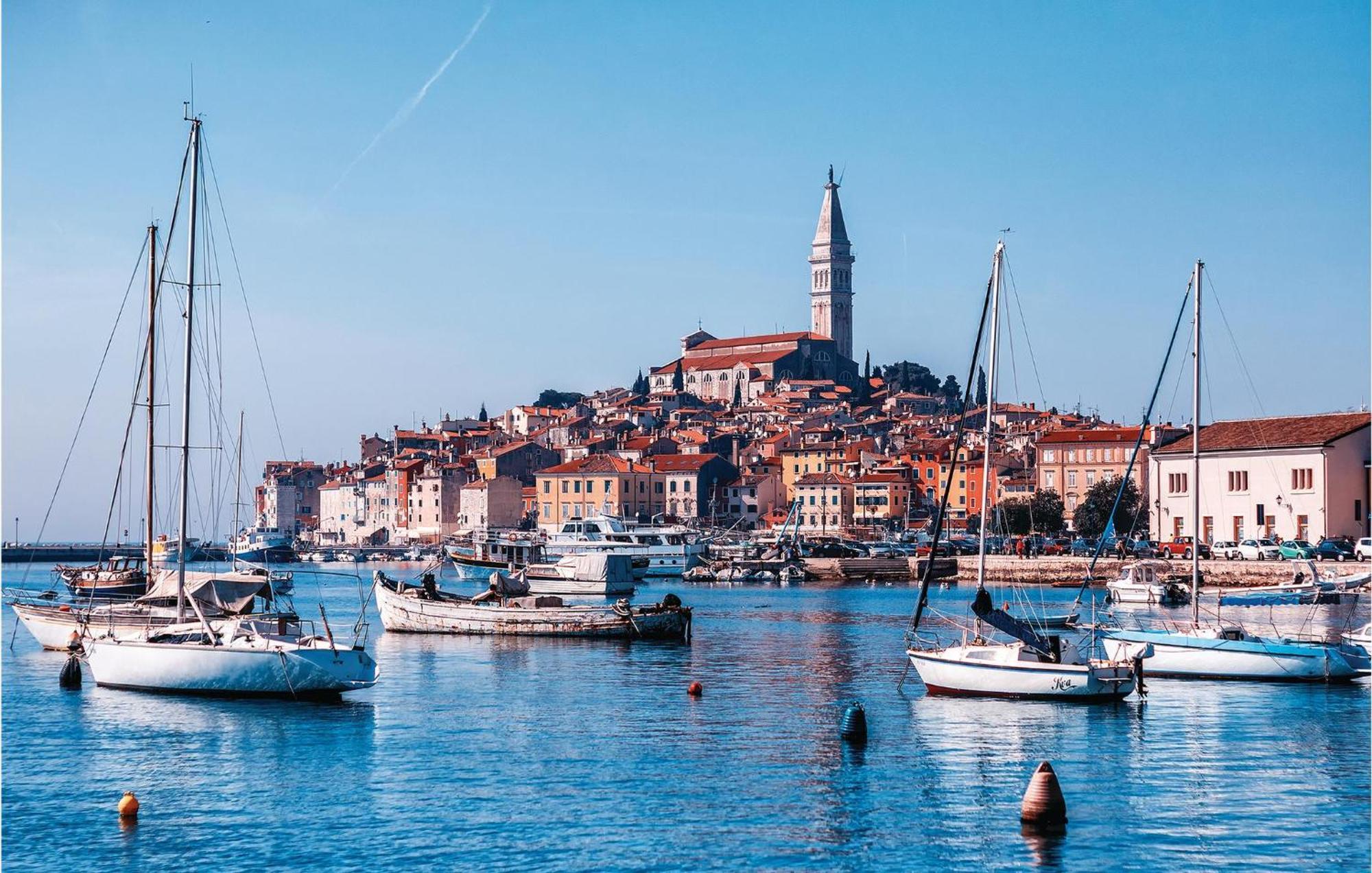 Amazing Apartment In Rovinj With Wifi Luaran gambar